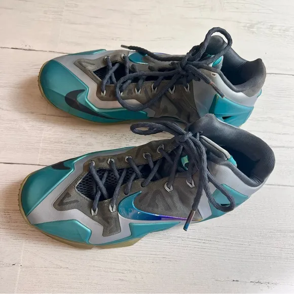 Nike LeBron 11 Gamma Blue Sneakers Men’s Size 9 – Style 816175-401