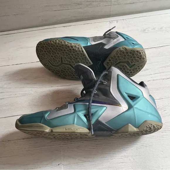 Nike LeBron 11 Gamma Blue Sneakers Men’s Size 9 – Style 816175-401