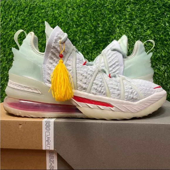 Nike LeBron 18 XVIII EP Empire Jade Green
