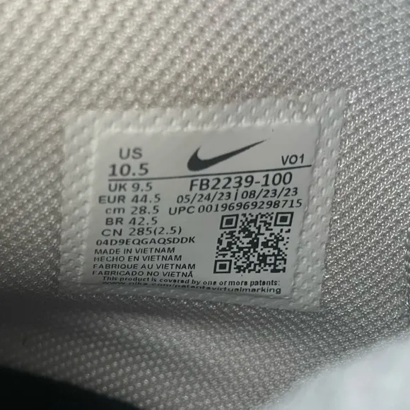Nike LeBron Witness 8 Men's Size 10.5 White/Light Smoke Grey/Black FB2239 100