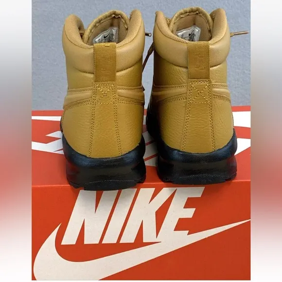 Nike Manao Leather Boots Sneakers Youth Size 6Y Women's Size 7.5 Wheat Tan