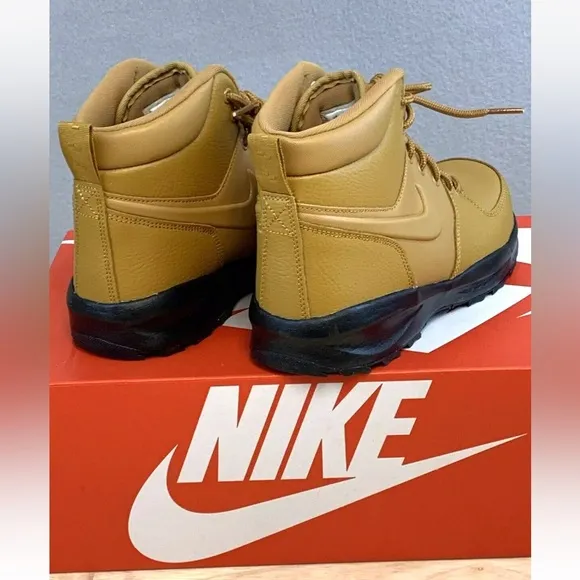 Nike Manao Leather Boots Sneakers Youth Size 6Y Women's Size 7.5 Wheat Tan