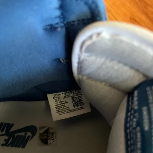 Nike. Men's Retro High OG. Blue/white/Gray Sneakers. Size 11. Pre owned.