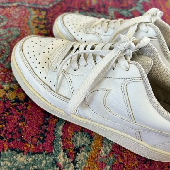 Nike | Men’s white Court Vision Low lace up sneakers, size 8.5