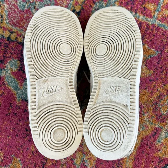 Nike | Men’s white Court Vision Low lace up sneakers, size 8.5
