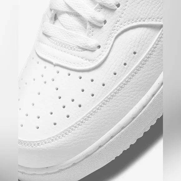 Nike | Men’s white Court Vision Low lace up sneakers, size 8.5