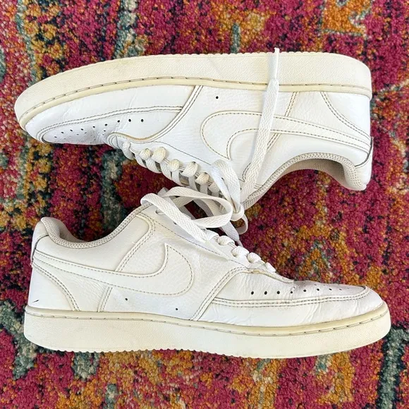 Nike | Men’s white Court Vision Low lace up sneakers, size 8.5