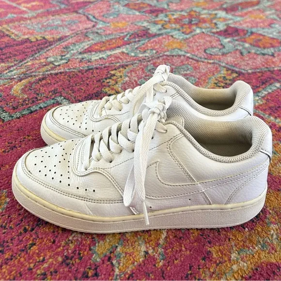 Nike | Men’s white Court Vision Low lace up sneakers, size 8.5