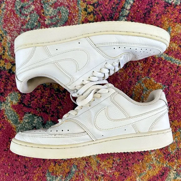 Nike | Men’s white Court Vision Low lace up sneakers, size 8.5