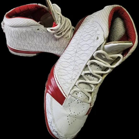 Nike Nike Air Jordan 23 OG GS &quot;White Varsity&quot; released in 2008 Red Accents Sz 12