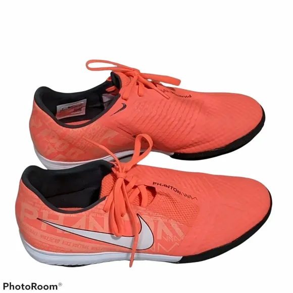 Nike Phantom soccer sneakers size 7US