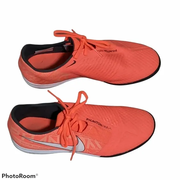 Nike Phantom soccer sneakers size 7US