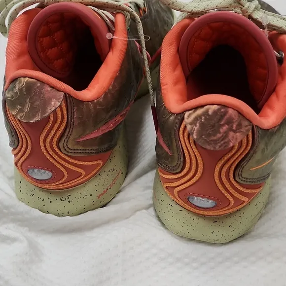 Nike Queen Conch LEBRON Basketball Shoes 9