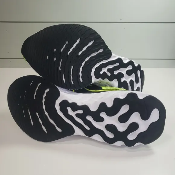 Nike React Infinity Run FlyKnit 2 Volt Black Training Running Sneakers Men 11.5