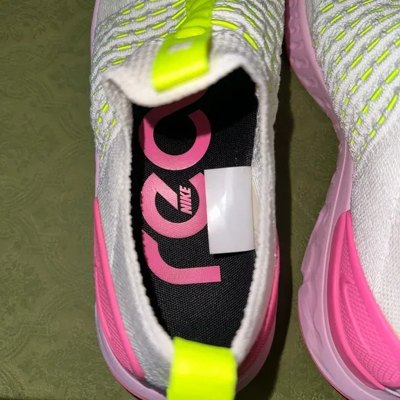 Nike React Phantom Run FlyKnit 2 - Slip On Sneakers (Pink/Neon Yellow/White)