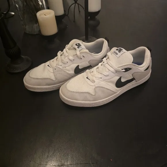 Nike SB Alleyoop White and Black Sneakers