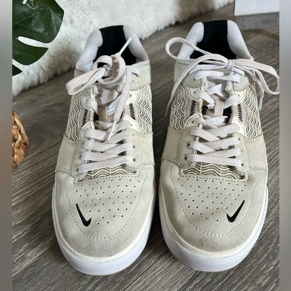 Nike SB Ishod Wair Summit White/Black with gum soles. Size 10