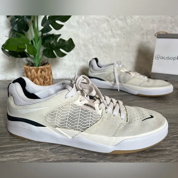 Nike SB Ishod Wair Summit White/Black with gum soles. Size 10