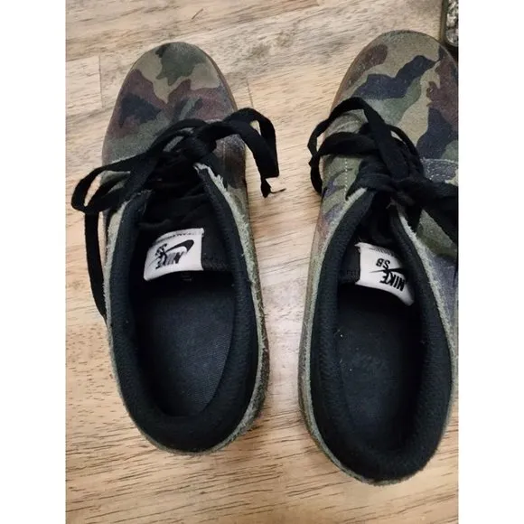 Nike SB Team Edition Camo Sneakers Shoes Men's Size 6 Women's 8 Camouflage