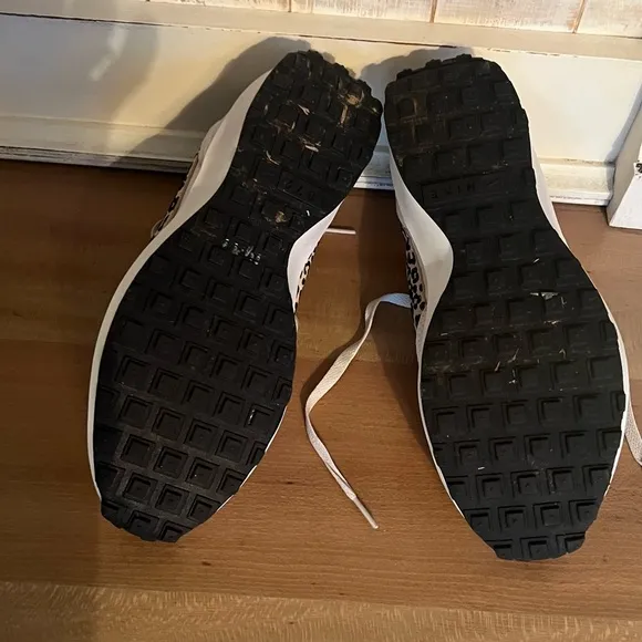 NIKE Size 9.5 Stylish Women's White and  Leopard Print Sneakers. LNC