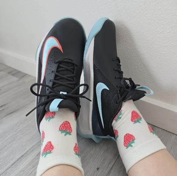 Nike | Team Hustle Quick smoke grey/magic ember low-top sneakers | WMS 7.5
