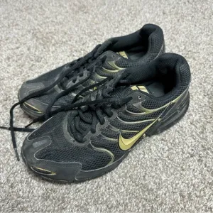 Nike Torch Air Max Black and Gold Sneakers 🐴