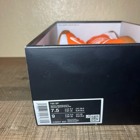 Nike Total 90 3 SP “Safety Orange” Soccer Shoes.- Size 7.5 Men.