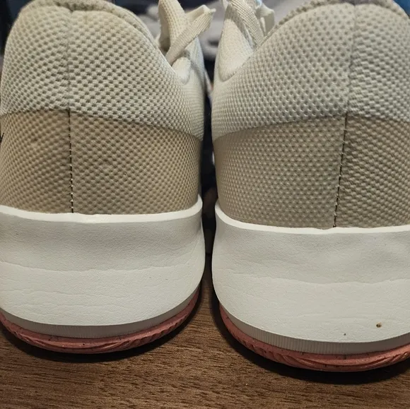 Nike White and Pink Sneakers MC Trainer 2 Womens Size 10
