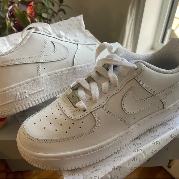 Nike White Casual Sneakers