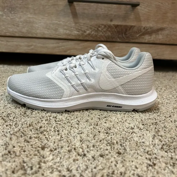 👟Nike | White Running Shoes👟