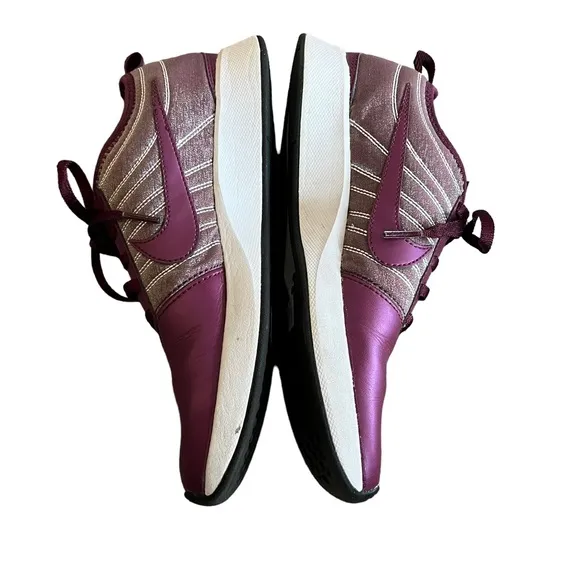 Nike Women's Dualtone Racer Casual Sneakers Bordeaux SZ 7