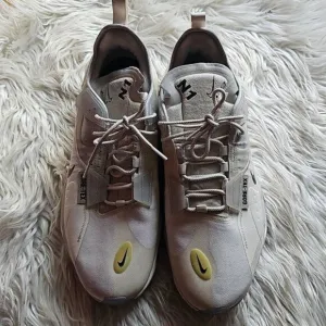Nike Women's React Type N.354 Gore-Tex Lace Up Sneaker Shoes White Size 11.5