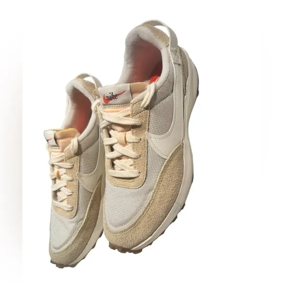 Nike Women's Waffle Debut Shoes Sneakers.