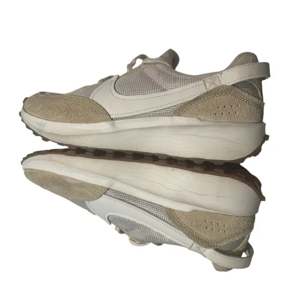 Nike Women's Waffle Debut Shoes Sneakers.