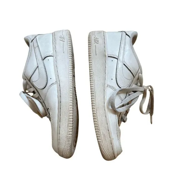 Nike Womens White Lace Up Air Force 1 Low Top Casual Sneakers Size 8.5