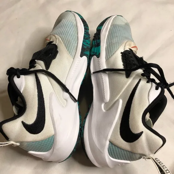 Nike Zoom freak 3 white green emerald Giannins basketball shoes