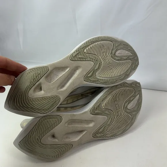 Nike Zoom Gravity Platinum Men’s Running Shoes