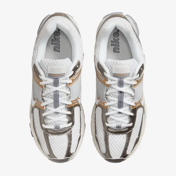 Nike Zoom Vomero 5 -White &amp; Gray Sneakers