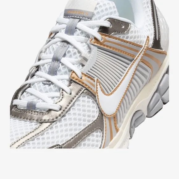 Nike Zoom Vomero 5 -White &amp; Gray Sneakers
