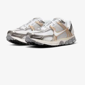 Nike Zoom Vomero 5 -White &amp; Gray Sneakers