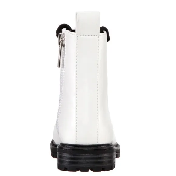 Nina White Boots, Girls