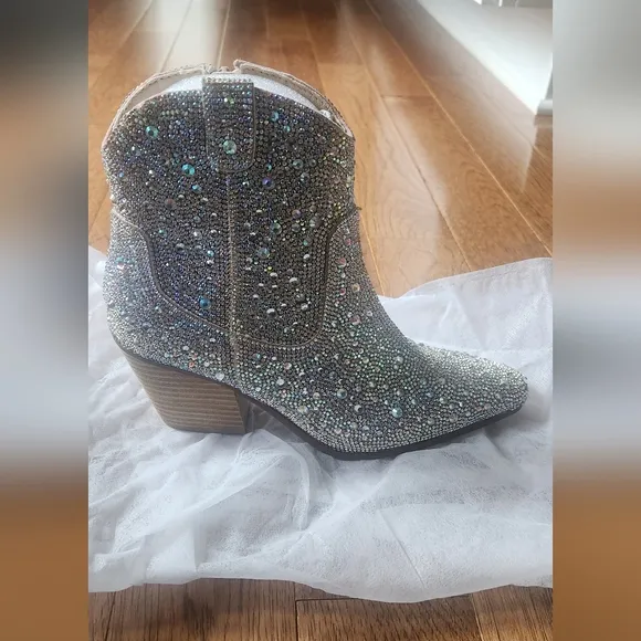 NWB Elegant Rhinestone-Embellished Ankle Boots