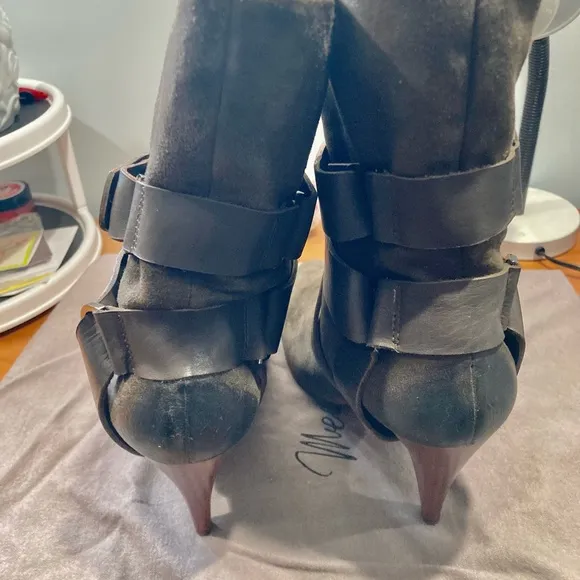 NWB Mea Shadow Cassandra Taupe Suede Harness Boots