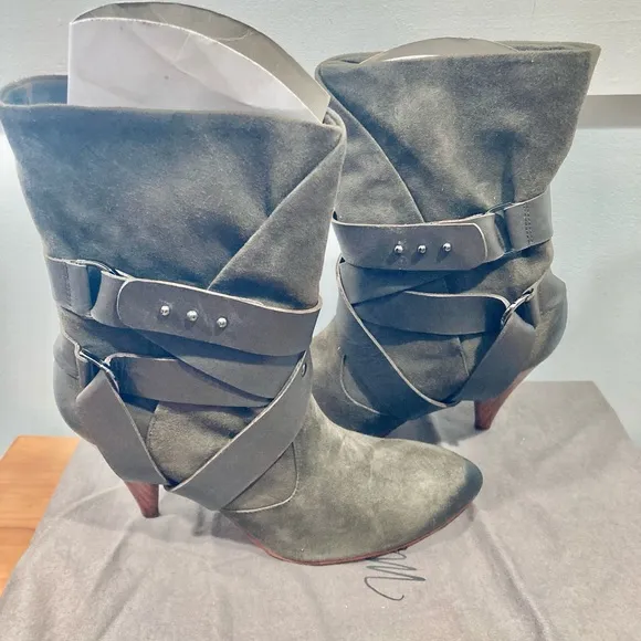 NWB Mea Shadow Cassandra Taupe Suede Harness Boots