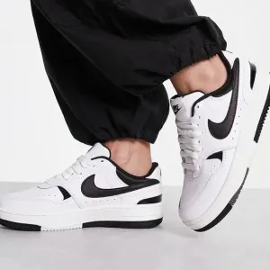 NWB Nike GAMMA Force White/Black Sneakers size 6