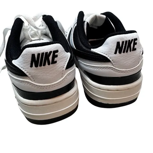 NWB Nike GAMMA Force White/Black Sneakers size 6