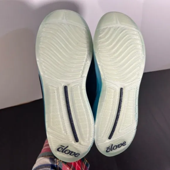 NWOB Clove Classic Sneakers Nursing Limited Edition Navy/Aqua/Teal Size W8.5/M7