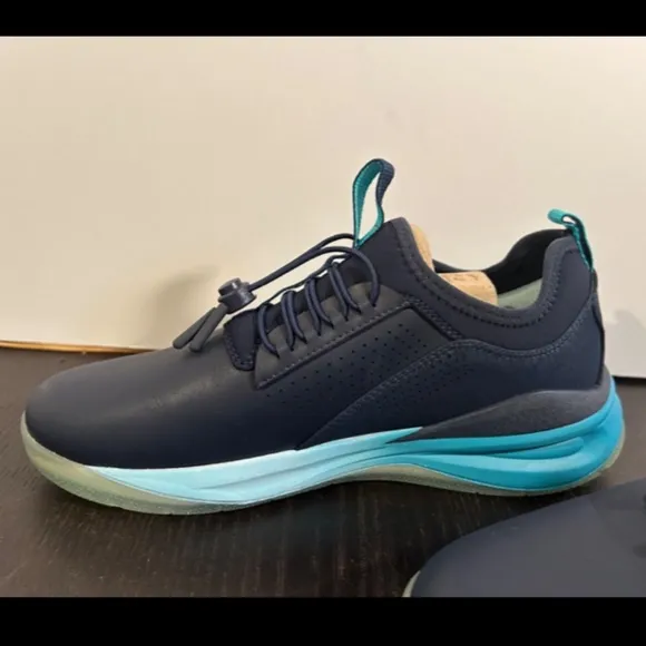 NWOB Clove Classic Sneakers Nursing Limited Edition Navy/Aqua/Teal Size W8.5/M7