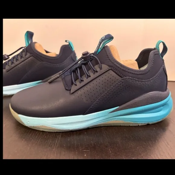 NWOB Clove Classic Sneakers Nursing Limited Edition Navy/Aqua/Teal Size W8.5/M7
