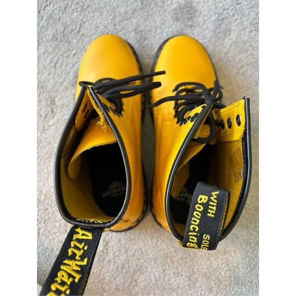 NWOB Dr Marten 1460 SMOOTH LEATHER LACE UP BOOTS, Sz 10 $150